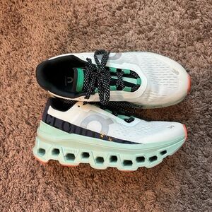 NEW On Cloud Cloudmonster Road Running shoes